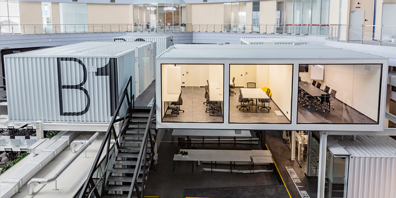 Commercial Spaces: Officia, casus, vectes, aulae exhibitio
